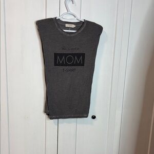 Cream - Large - Grey Shirt - "This is not a MOM T-Shirt" - Shoulder pads
